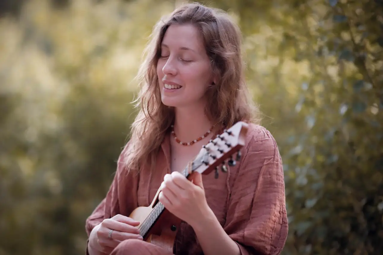 annie carroll kirtan
